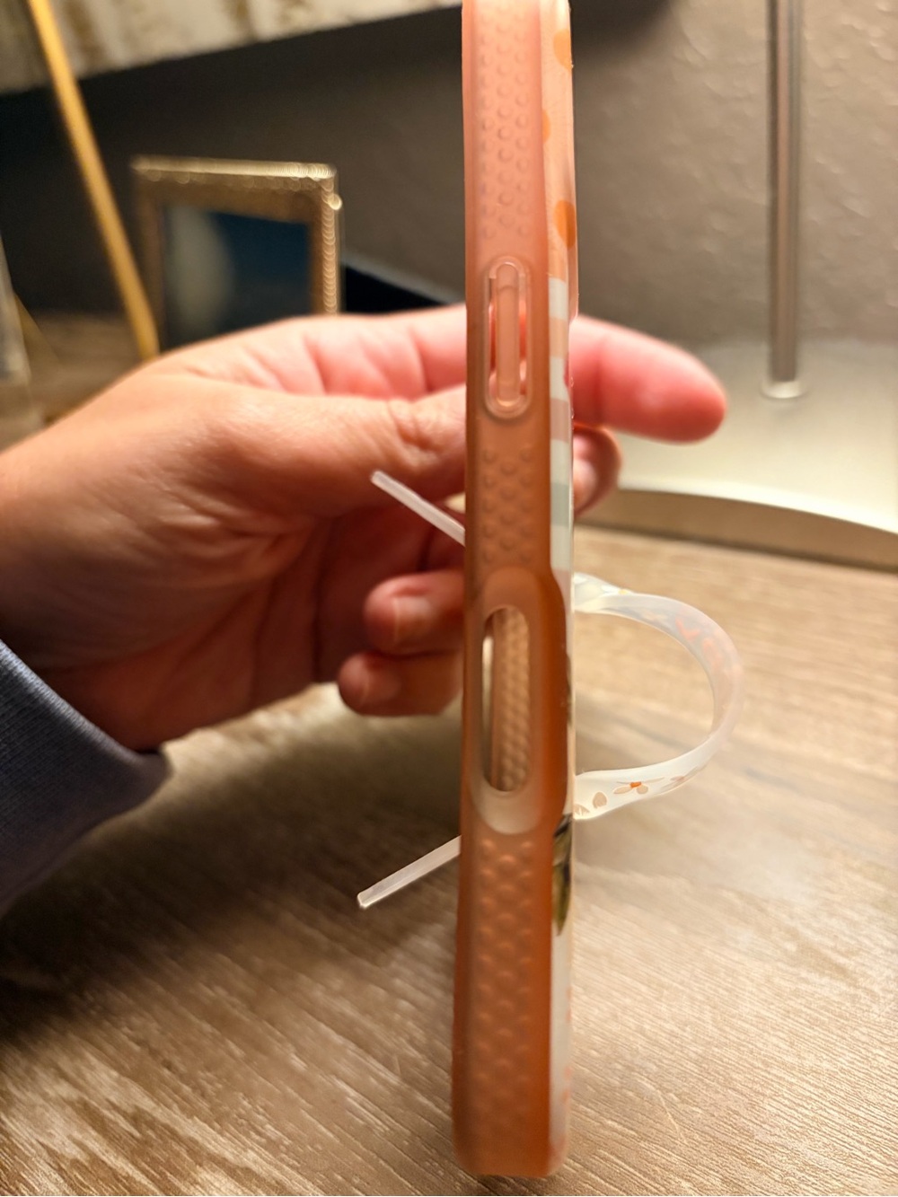 Loopy Case Orange Blossom x Amber Massey, iPhone 17 Lefty - Picture 6 of 7